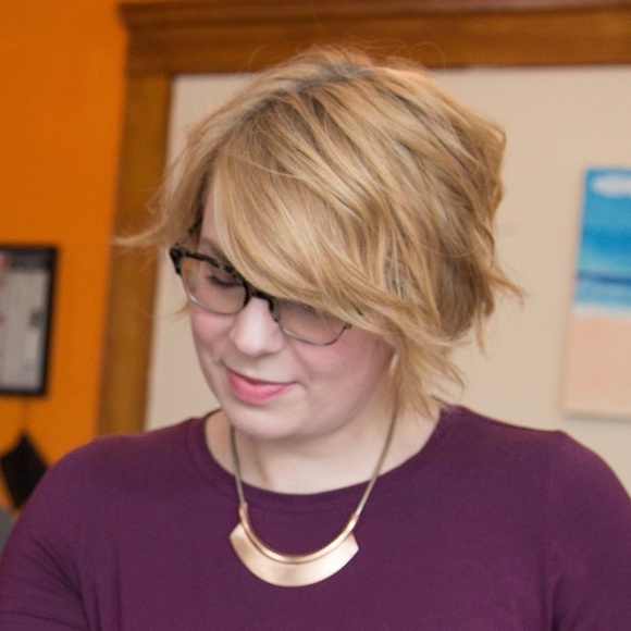 Meet your Posher, Angela - Picture 1 of 1